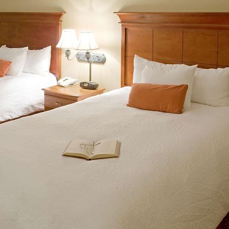 Hampton Inn & Suites Маккомб Экстерьер фото