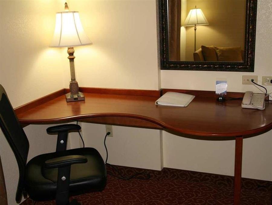Hampton Inn & Suites Маккомб Экстерьер фото