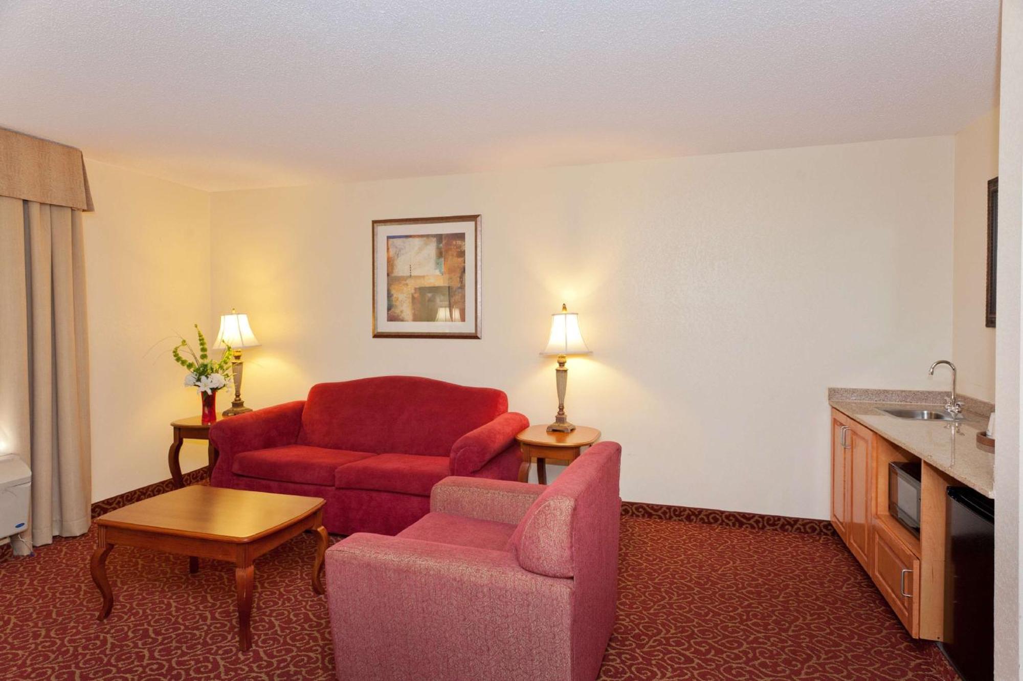 Hampton Inn & Suites Маккомб Экстерьер фото