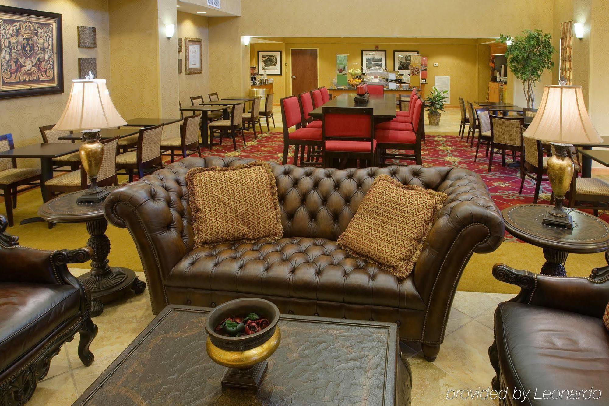 Hampton Inn & Suites Маккомб Ресторан фото